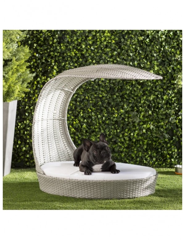 Clara Outdoor Hooded Dog Bed