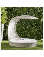Clara Outdoor Hooded Dog Bed